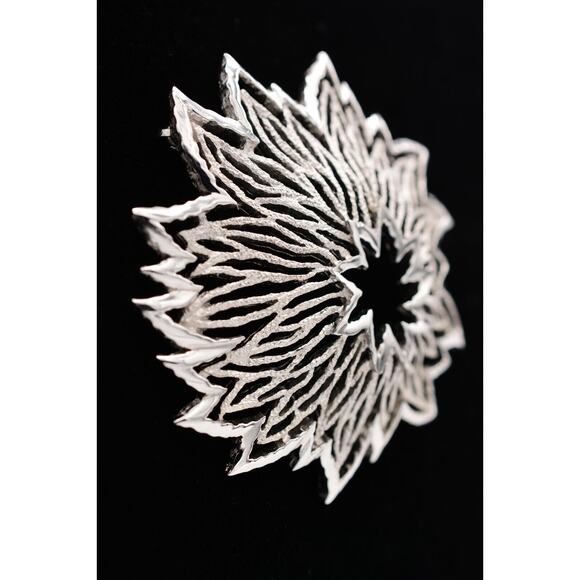 Crown Trifari Vintage Flower Pin Brooch Textured Silver Tone Large Signed Bin4 - Picture 3 of 13
